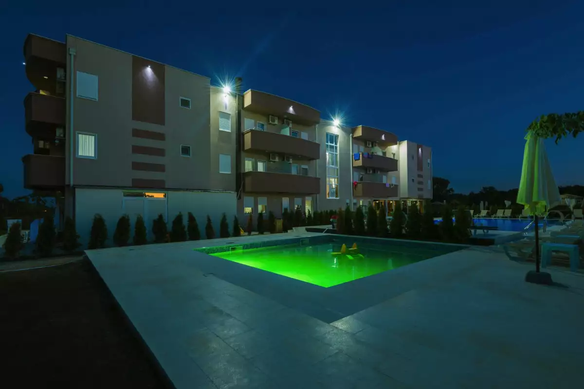 Отель, гостиница 1800м² в Черногории, Улцинь. Стоимостью 2700000€ аренда фото-19
