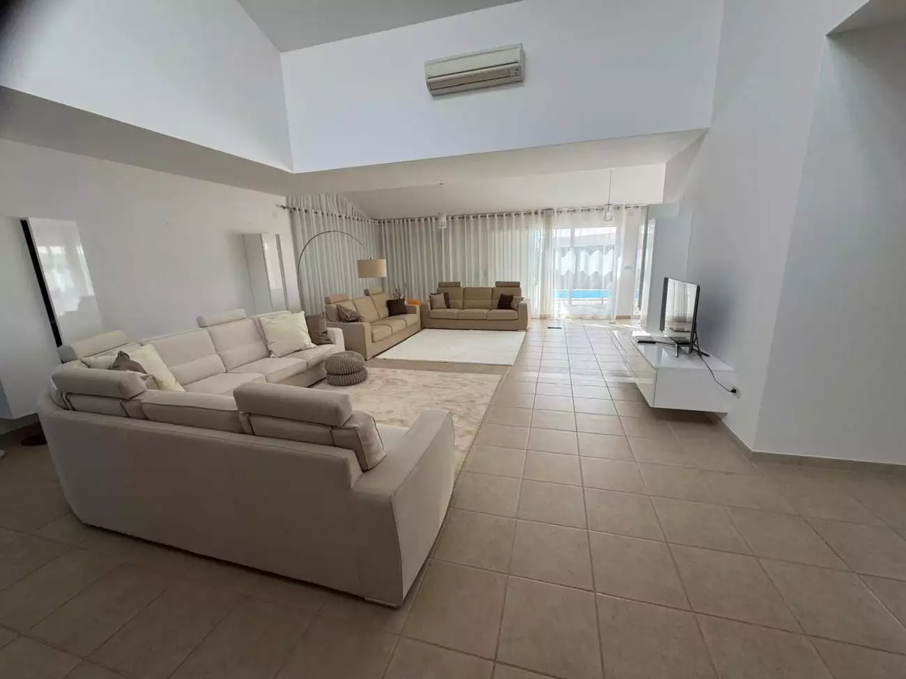 Вилла 220м² в Хорватии, Умаг. Стоимостью 1350000€ аренда фото-9