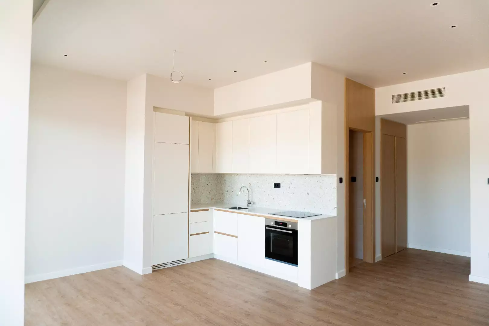 Квартира 62м² в Черногории, Тиват. Стоимостью 475000€ аренда фото-6