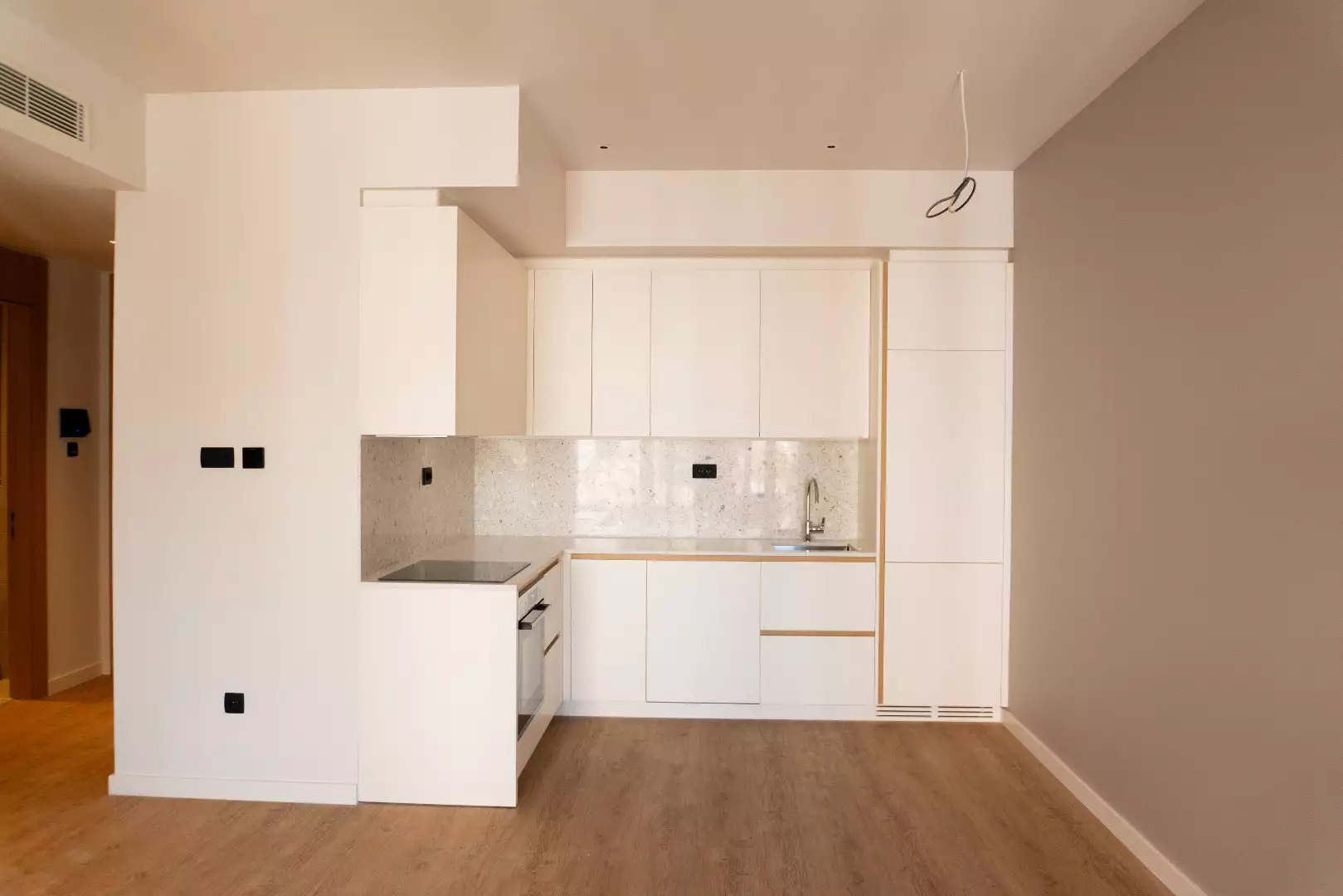 Квартира 56м² в Черногории, Тиват. Стоимостью 500000€ аренда фото-2
