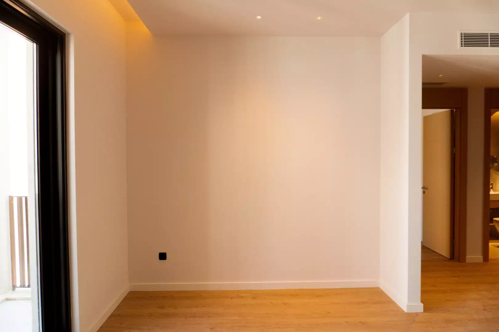 Квартира 56м² в Черногории, Тиват. Стоимостью 500000€ аренда фото-4