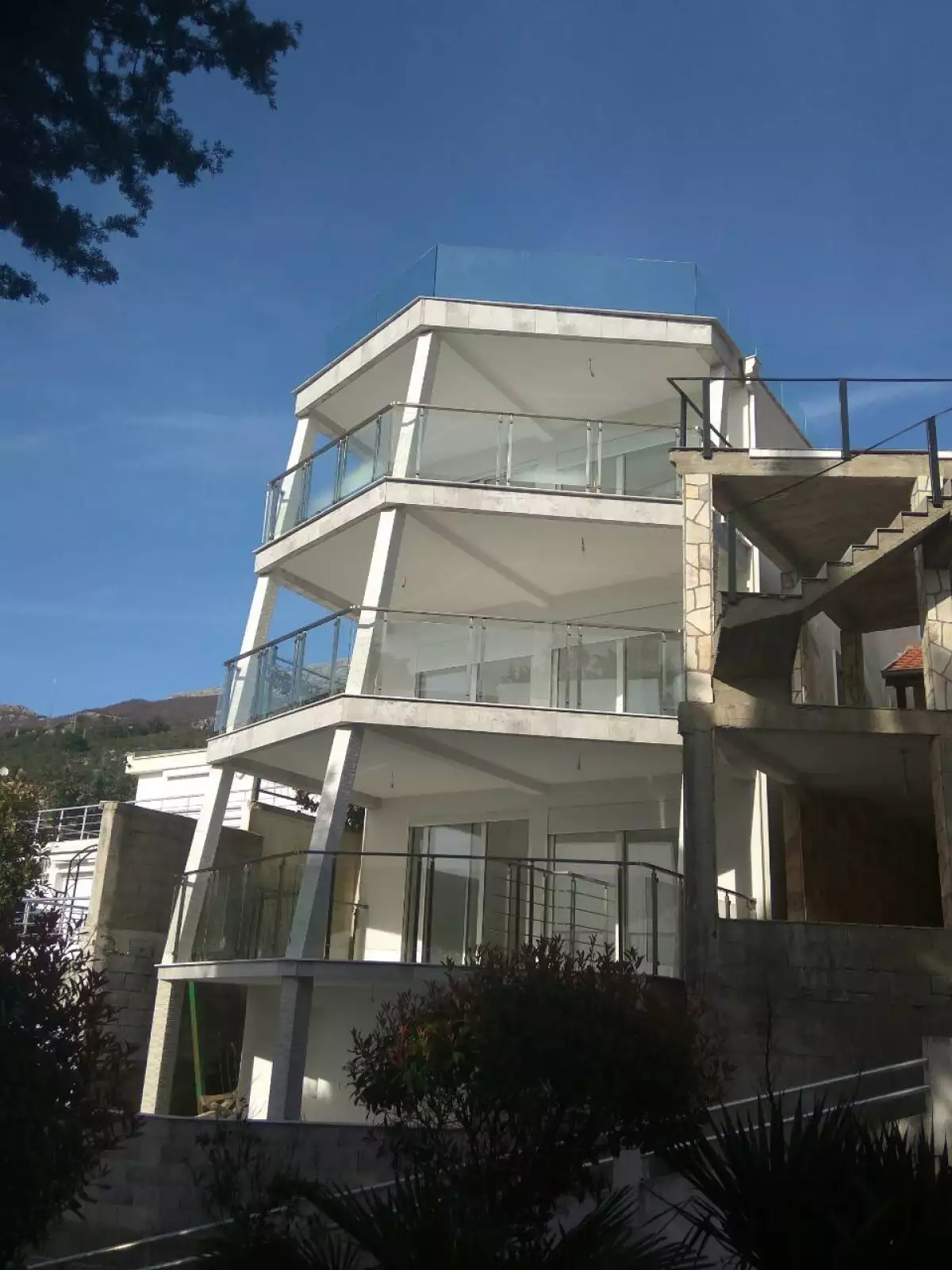Дом 290м² в Черногории, Добра Вода. Стоимостью 425000€ аренда фото-2