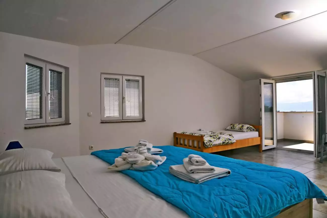 Отель, гостиница 456м² в Хорватии, Малинска. Стоимостью 1200000€ аренда фото-4