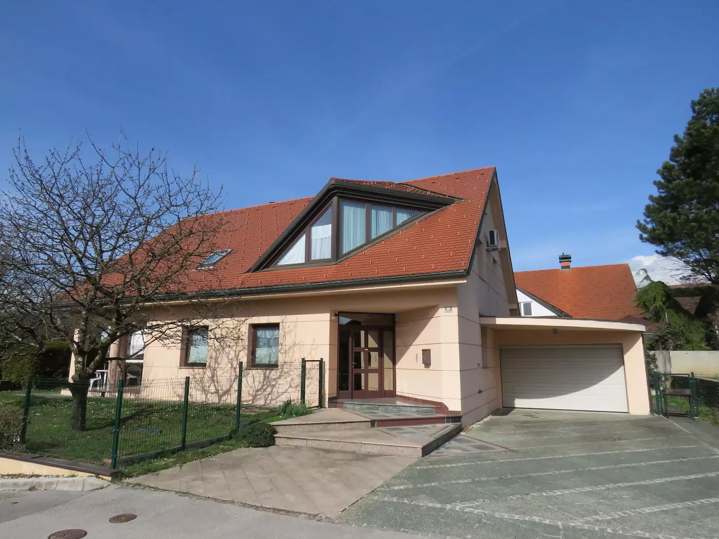 Дом 485м² в Словении, Шишка. Стоимостью 990000€ аренда фото-1
