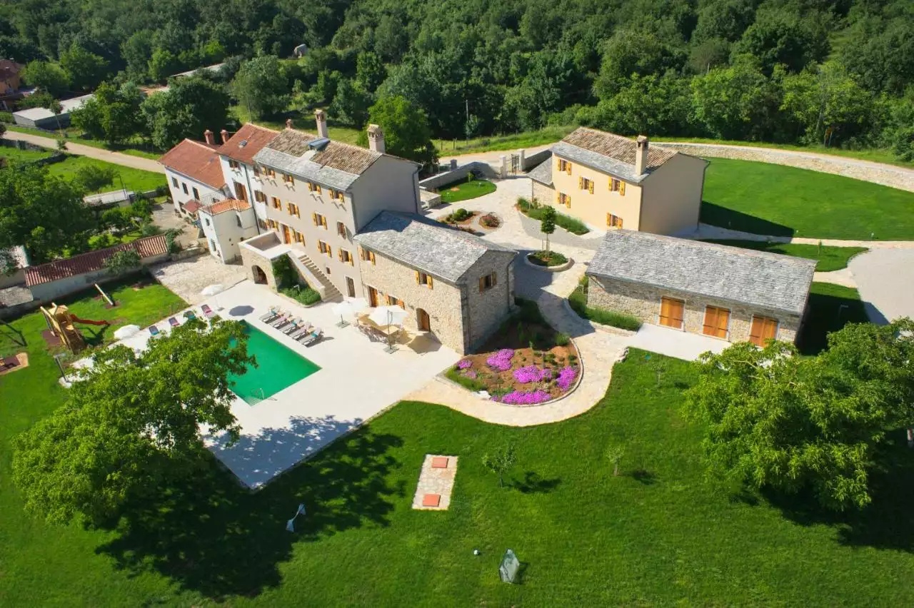 Дом 1042м² в Хорватии, Грожнян. Стоимостью 4500000€ аренда фото-25