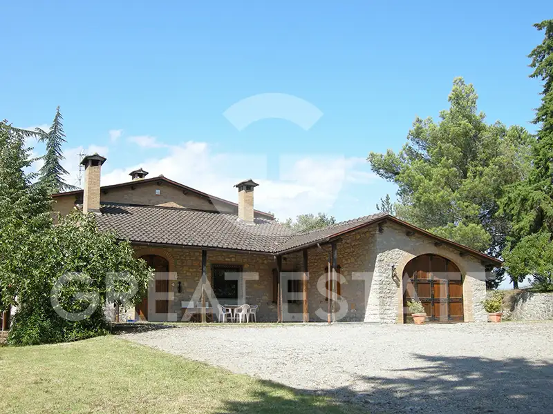 Дом 264м² в Италии, Перуджа. Стоимостью 580000€ аренда фото-1