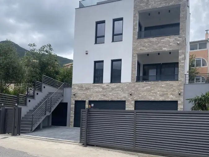 Дом 400м² в Италии, Барга. Стоимостью 750000€ аренда фото-14