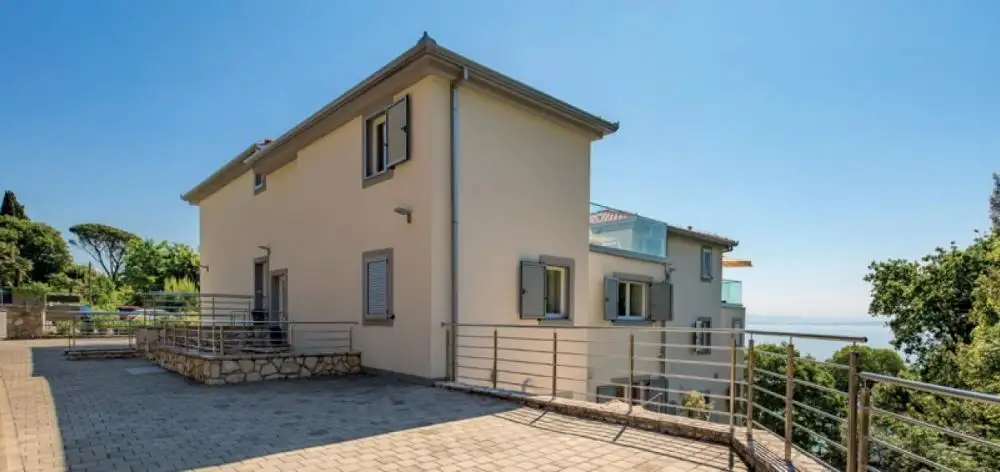 Отель, гостиница 1205м² в Хорватии, Опатия. Стоимостью 4200000€ аренда фото-7