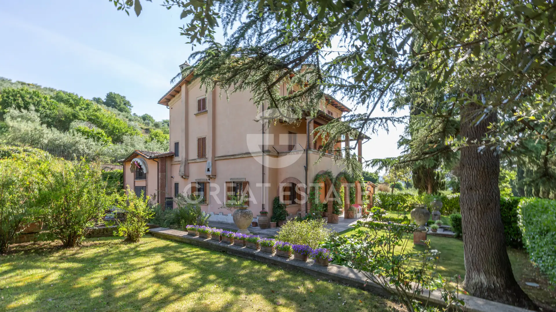 Дом 645м² в Италии, Сиена. Стоимостью 2100000€ аренда фото-1