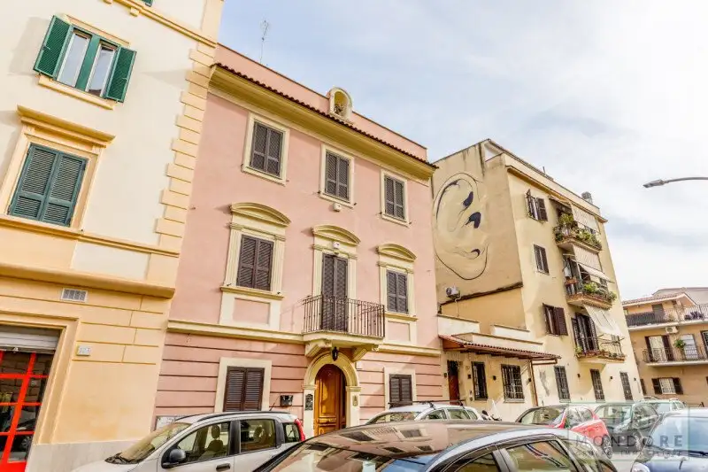 Замок 330м² в Италии, Рим. Стоимостью 1224434$ аренда фото-1