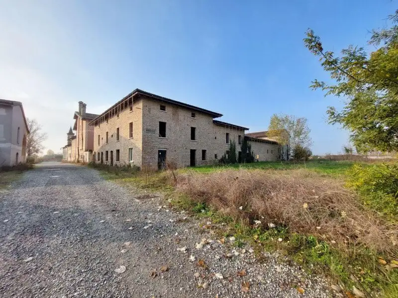 Замок 8235м² в Италии, Понте-ди-Леньо. Стоимостью 736502$ аренда фото-1