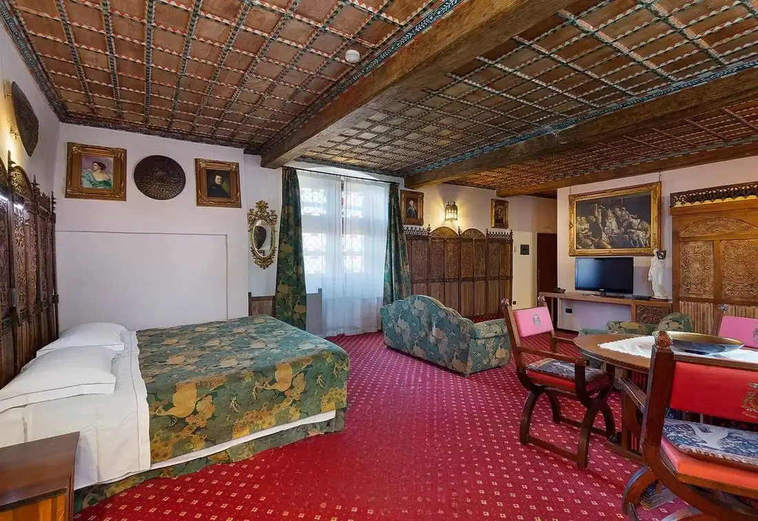 Замок 4500м² в Италии, Павон Канавесе. Стоимостью 33961277$ аренда фото-2