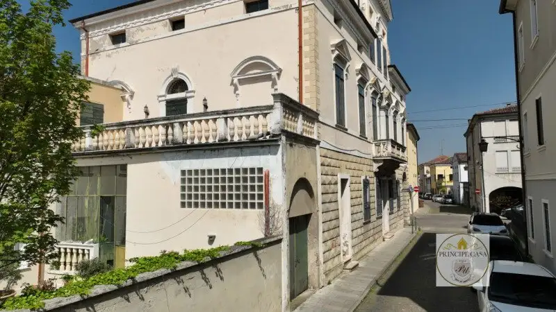 Замок 700м² в Италии, Монтаньяна. Стоимостью 803750$ аренда фото-3