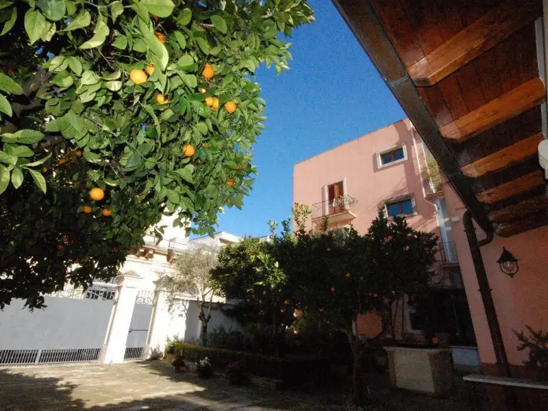 Замок 654м² в Италии, Галатина. Стоимостью 622623$ аренда фото-3