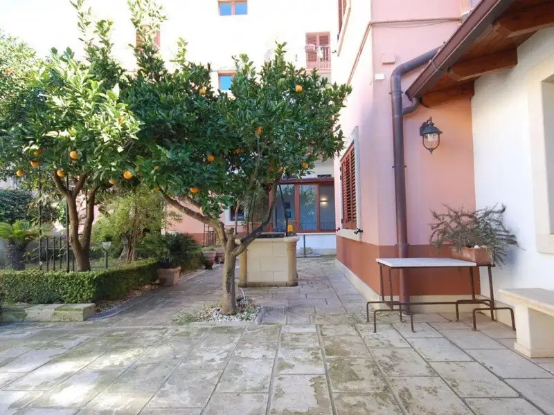 Замок 654м² в Италии, Галатина. Стоимостью 622623$ аренда фото-5