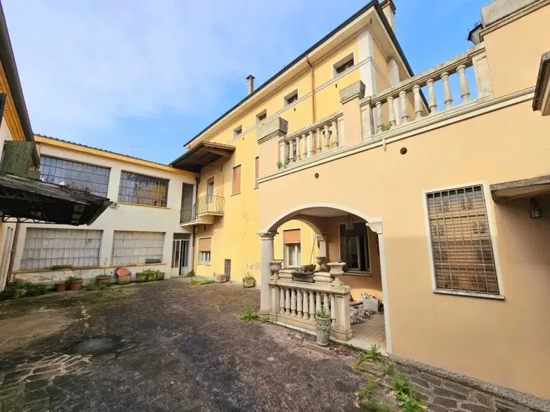 Замок 500м² в Италии, Монтаньяна. Стоимостью 543380$ аренда фото-5