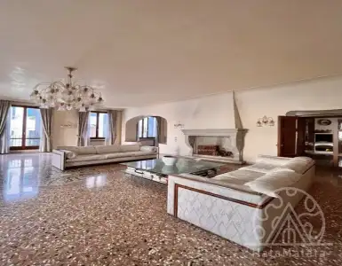 Купить замок в Италии 2207483$