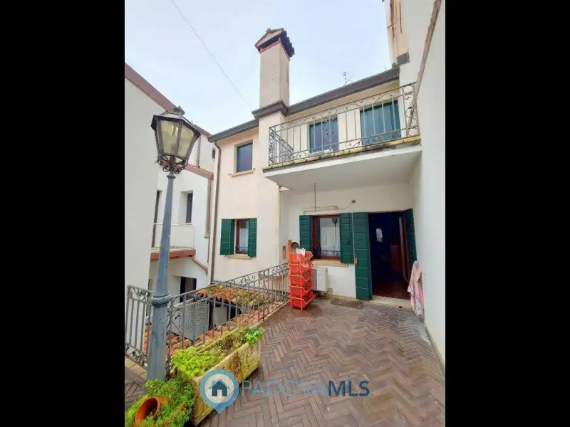 Замок 150м² в Италии, Падуя. Стоимостью 718847$ аренда фото-1
