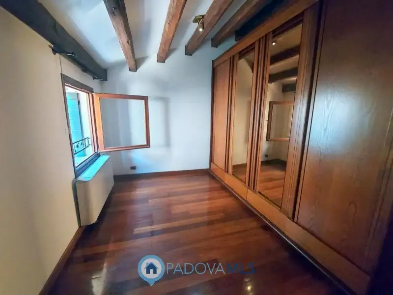 Замок 150м² в Италии, Падуя. Стоимостью 718847$ аренда фото-5