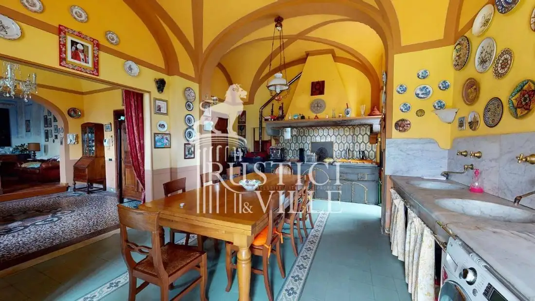 Замок 550м² в Италии, Ле Казин. Стоимостью 673565$ аренда фото-5