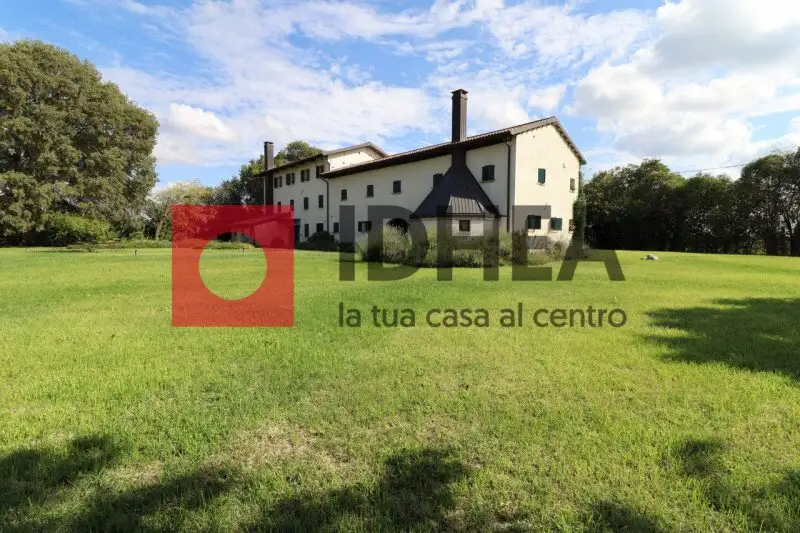 Замок 1170м² в Италии, Спрезиано. Стоимостью 1698063$ аренда фото-1