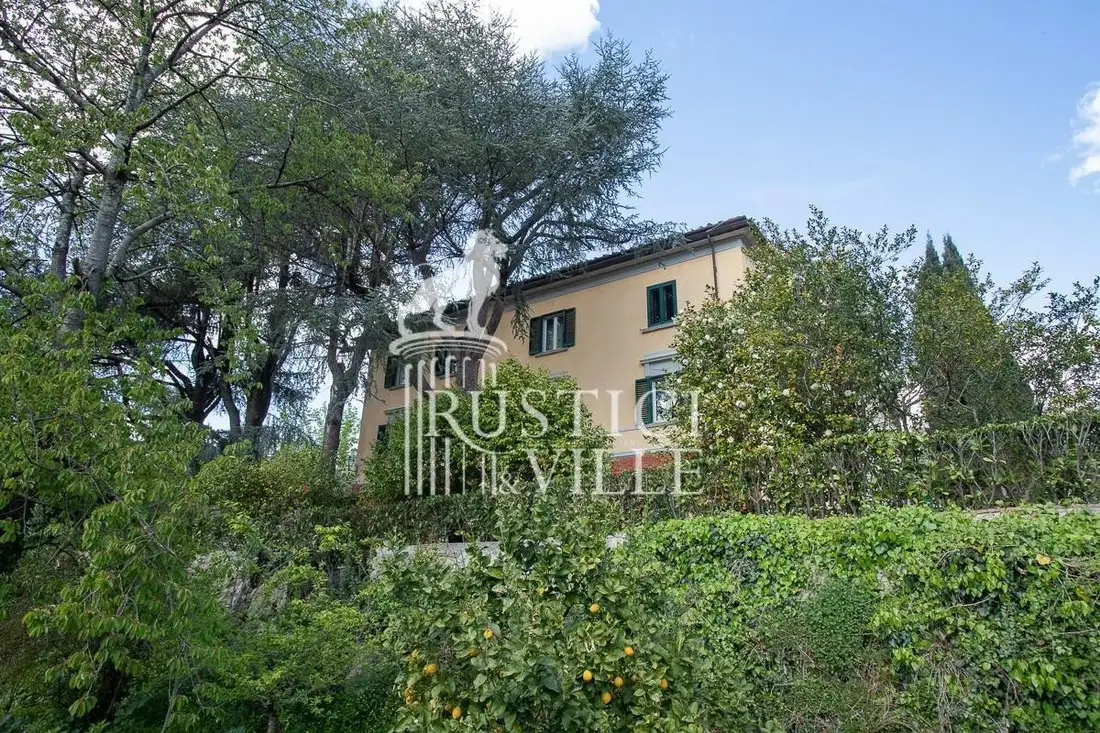 Замок 700м² в Италии, Риглионе-Оратуа. Стоимостью 1245246$ аренда фото-1