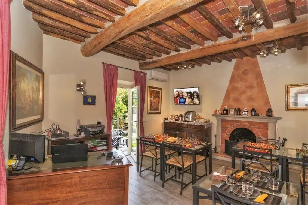 Замок 280м² в Италии, Капаннори. Стоимостью 622623$ аренда фото-3