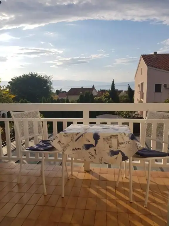 Отель, гостиница 350м² в Хорватии, Малинска. Стоимостью 880000€ аренда фото-5