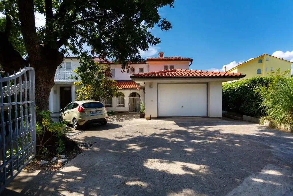 Отель, гостиница 350м² в Хорватии, Малинска. Стоимостью 880000€ аренда фото-6