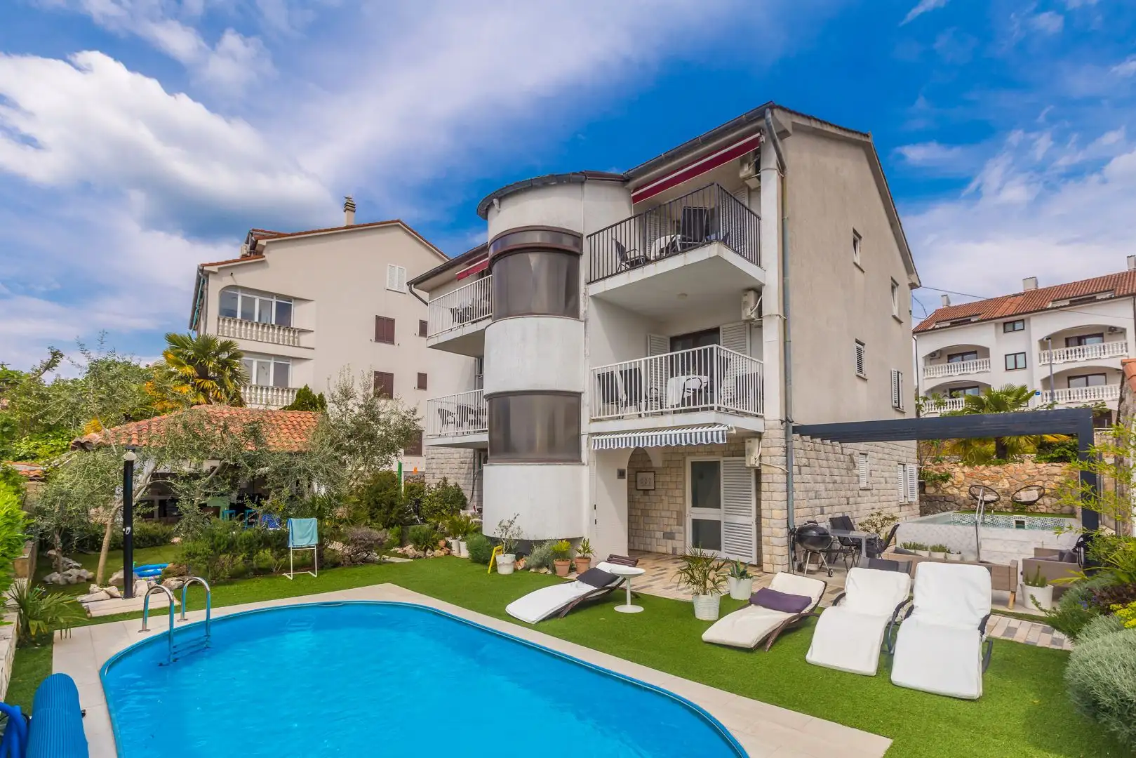 Отель, гостиница 400м² в Хорватии, Малинска. Стоимостью 1200000€ аренда фото-3