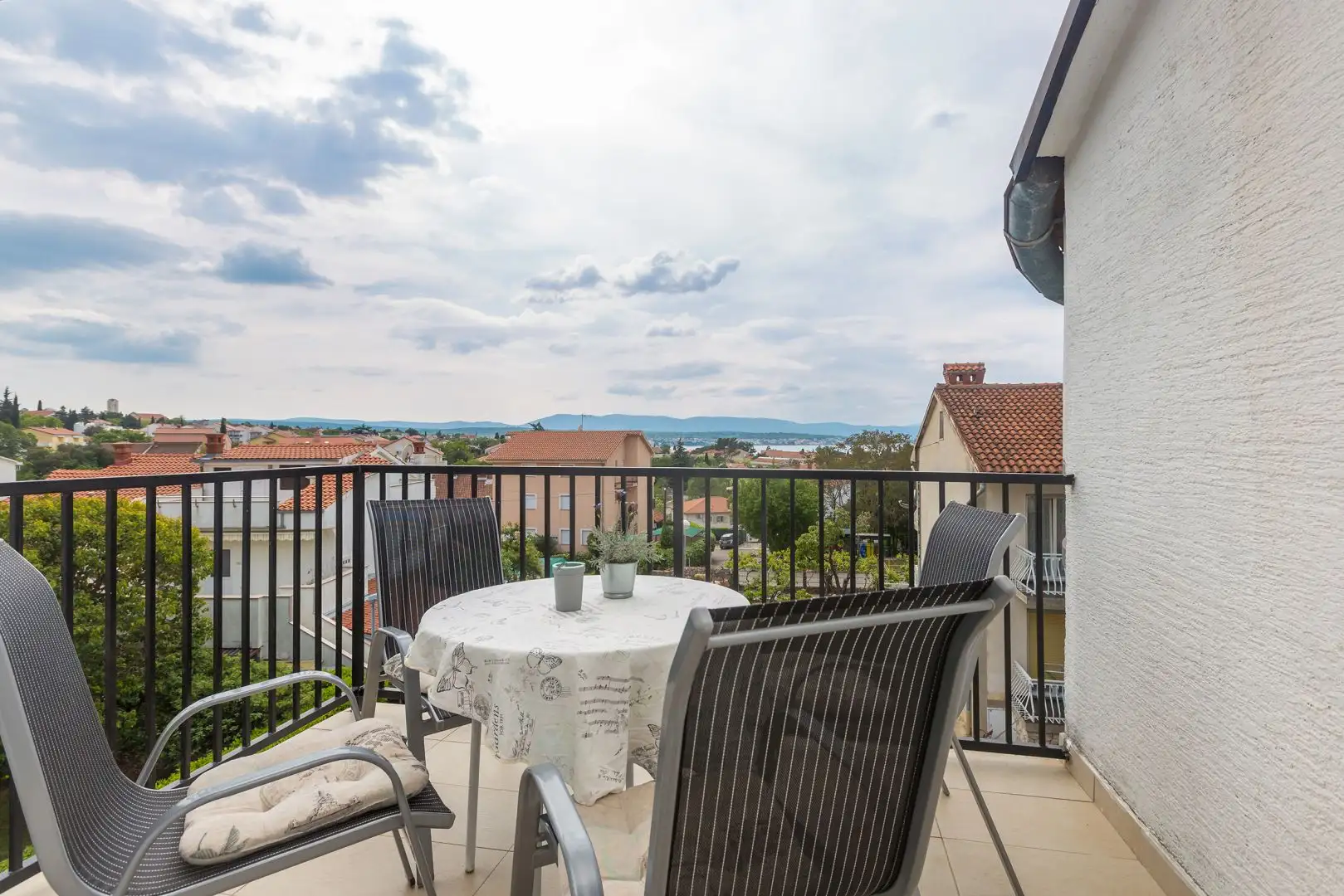 Отель, гостиница 400м² в Хорватии, Малинска. Стоимостью 1200000€ аренда фото-5