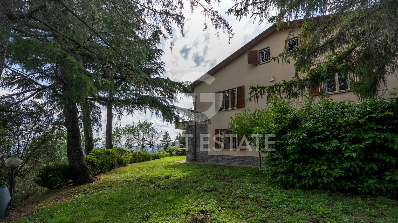 Вилла 460м² в Италии, Перуджа. Стоимостью 900000€ аренда фото-11