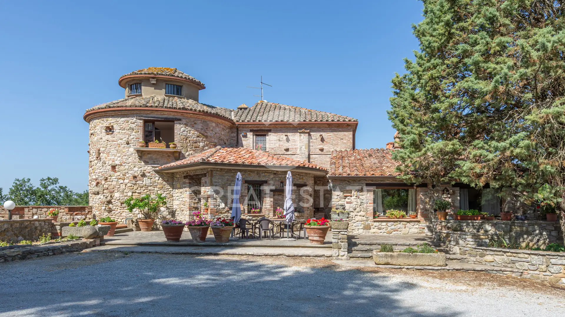 Дом 932м² в Италии, Терни. Стоимостью 800000€ аренда фото-1
