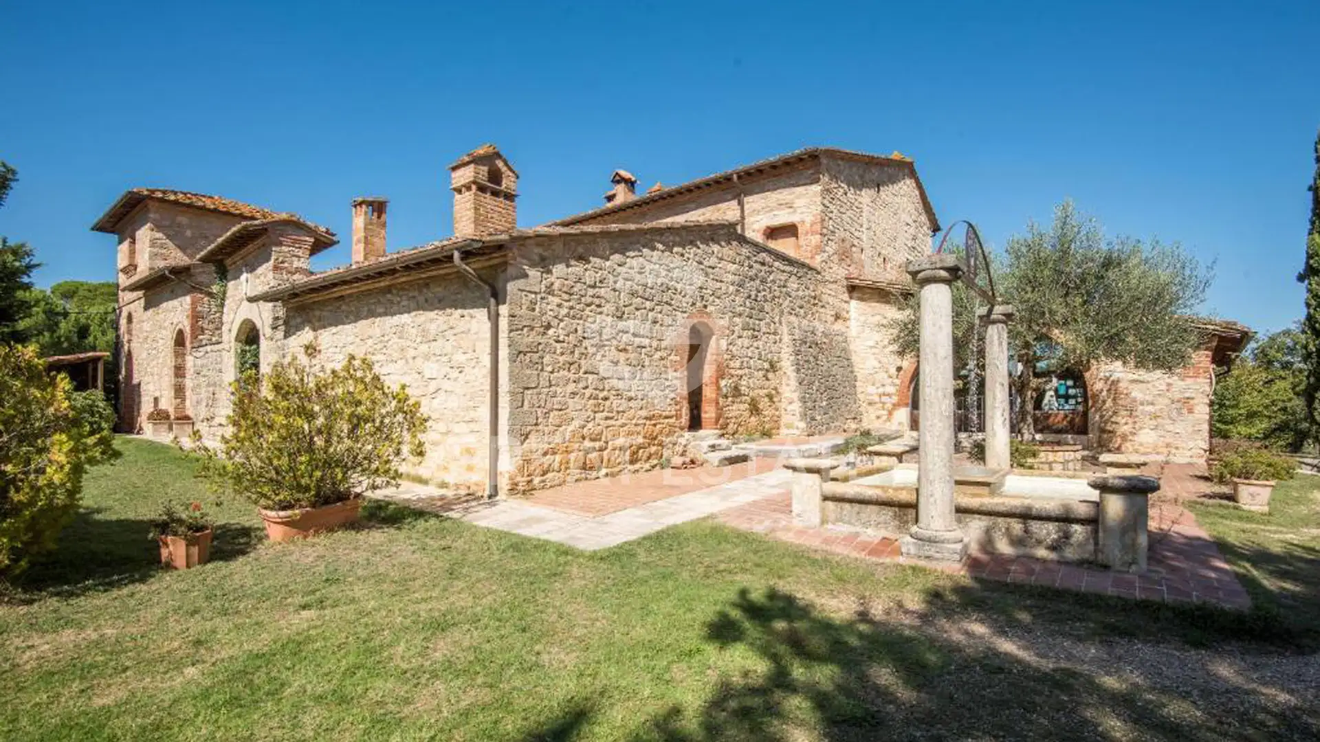 Дом 1211м² в Италии, Сиена. Стоимостью 2850000€ аренда фото-3