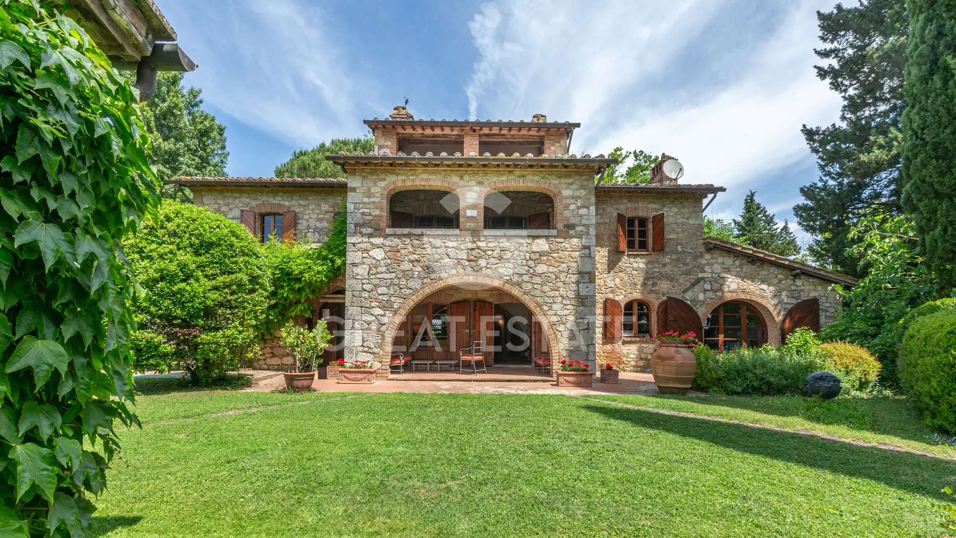Дом 825м² в Италии, Сиена. Стоимостью 2225000€ аренда фото-10