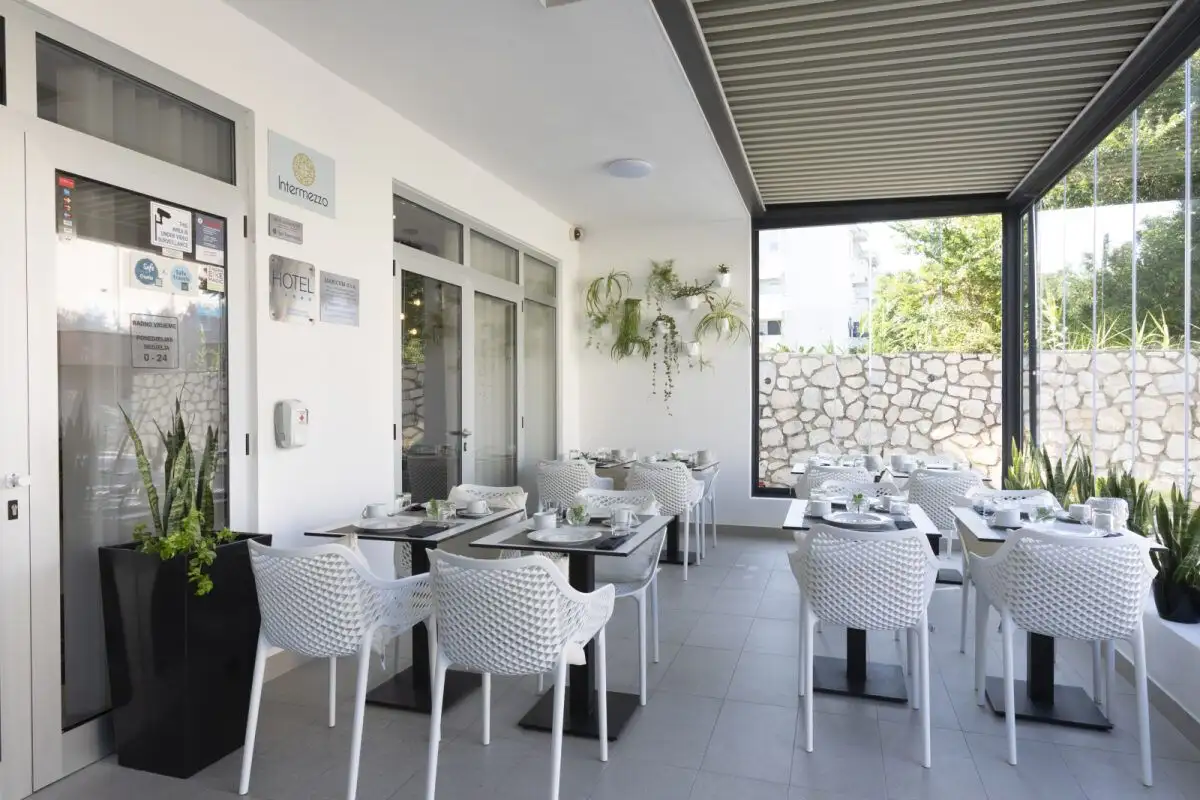 Отель, гостиница 1000м² в Хорватии, Паг. Стоимостью 3000000€ аренда фото-20