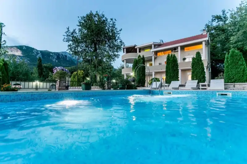 Дом 398м² в Черногории, Херцег-Нови. Стоимостью 580000€ аренда фото-1