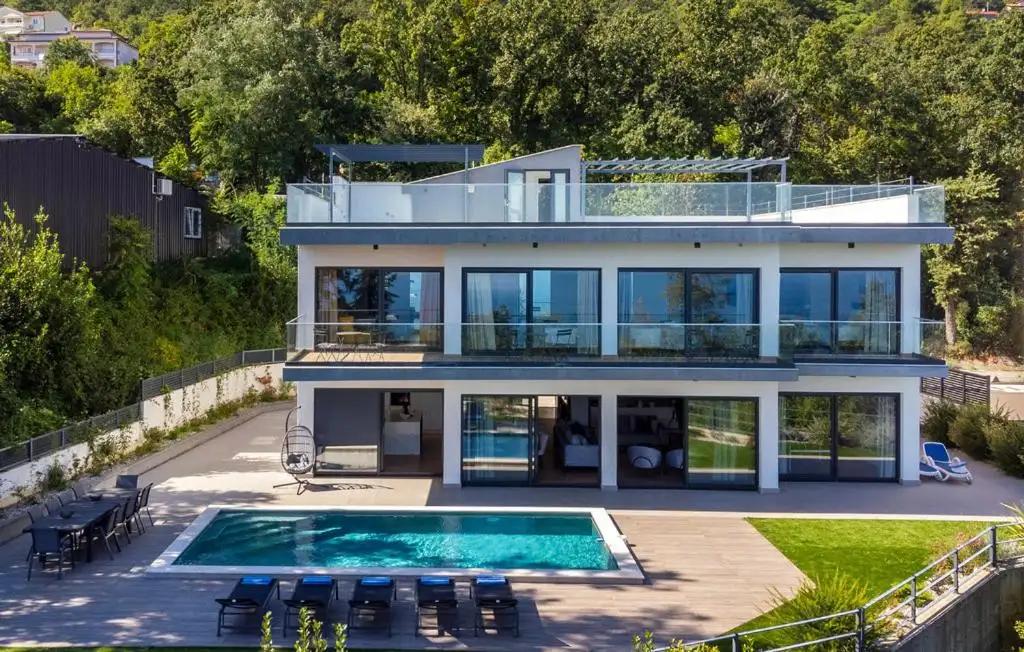 Дом 400м² в Хорватии, Опатия. Стоимостью 1800000€ аренда фото-1