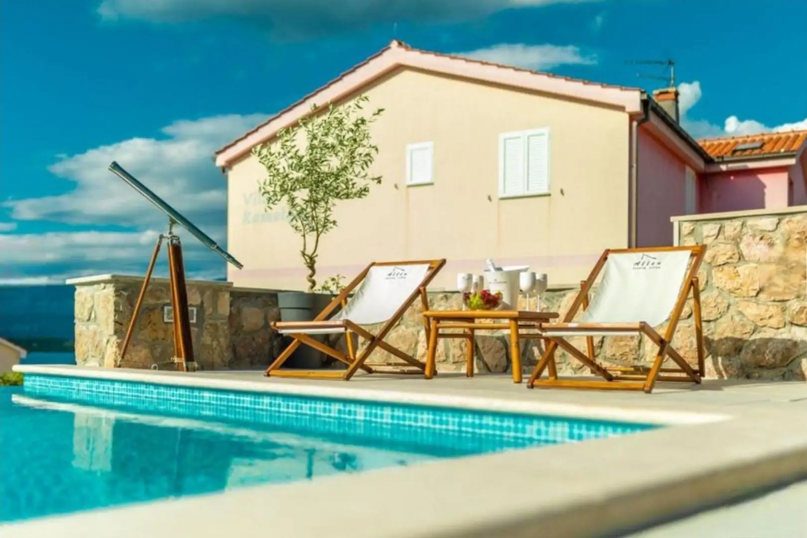 Отель, гостиница 365м² в Хорватии, Климно. Стоимостью 2050000€ аренда фото-2