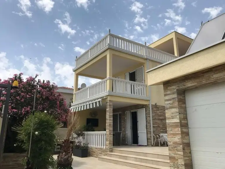 Дом 300м² в Черногории, Добра Вода. Стоимостью 320000€ аренда фото-1