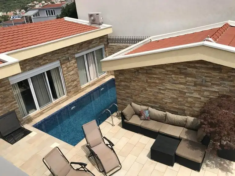 Дом 300м² в Черногории, Добра Вода. Стоимостью 320000€ аренда фото-8