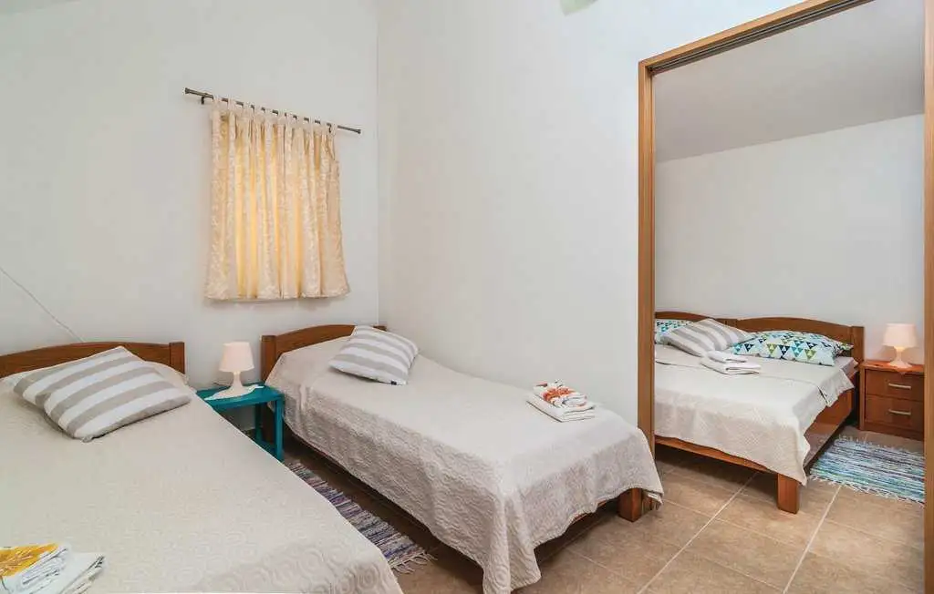 Отель, гостиница 255м² в Хорватии, Рогозница. Стоимостью 585000€ аренда фото-10