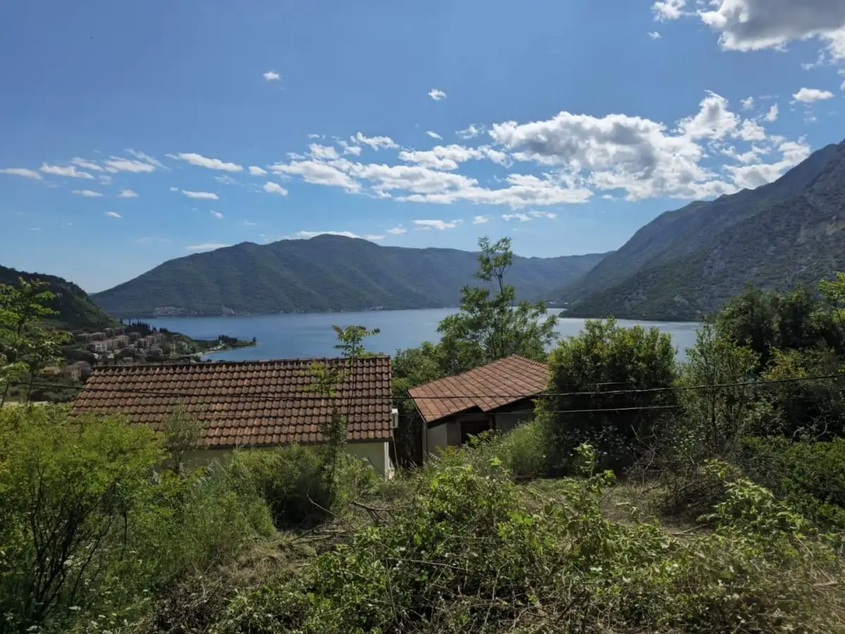 Земельный участок 1м² в Черногории, Рисан. Стоимостью 170000€ аренда фото-2