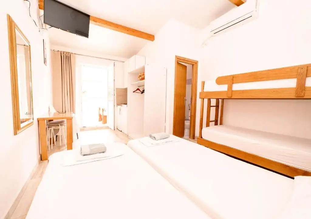 Отель, гостиница 365м² в Хорватии, Новалья. Стоимостью 890000€ аренда фото-5