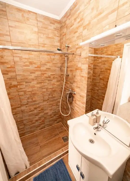 Отель, гостиница 365м² в Хорватии, Новалья. Стоимостью 890000€ аренда фото-10