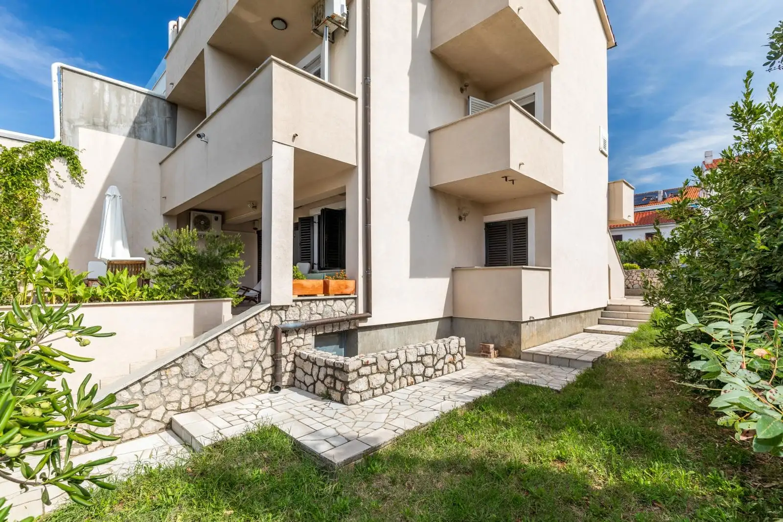 Отель, гостиница 210м² в Хорватии, Пунат. Стоимостью 950000€ аренда фото-4
