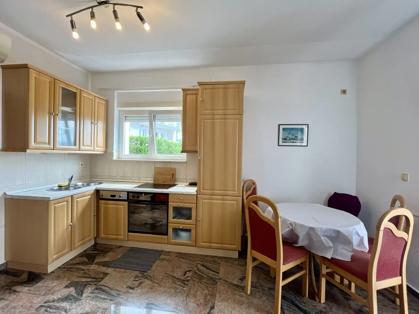 Отель, гостиница 370м² в Хорватии, Матульи. Стоимостью 975000€ аренда фото-8
