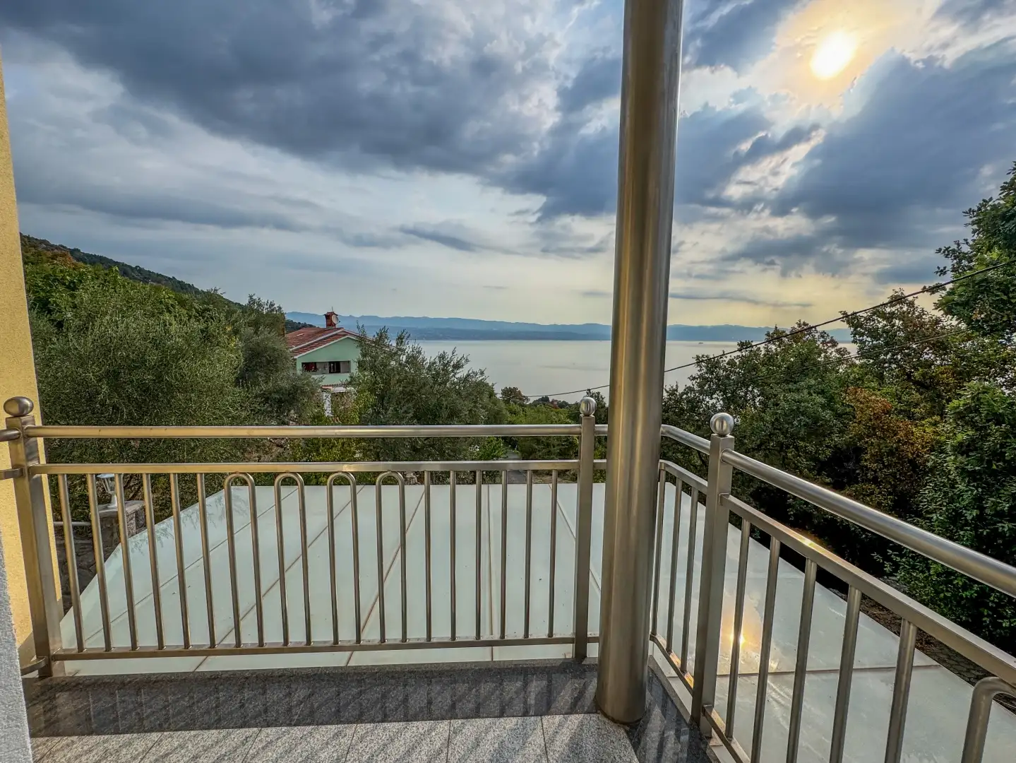 Отель, гостиница 210м² в Хорватии, Медвея. Стоимостью 599000€ аренда фото-4