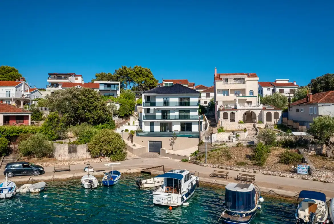 Вилла 225м² в Хорватии, Рогозница. Стоимостью 1900000€ аренда фото-15