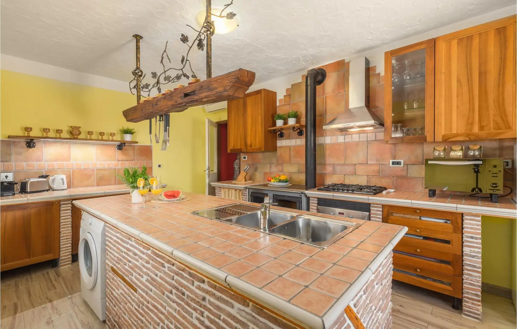 Отель, гостиница 597м² в Хорватии, Буе. Стоимостью 790000€ аренда фото-19